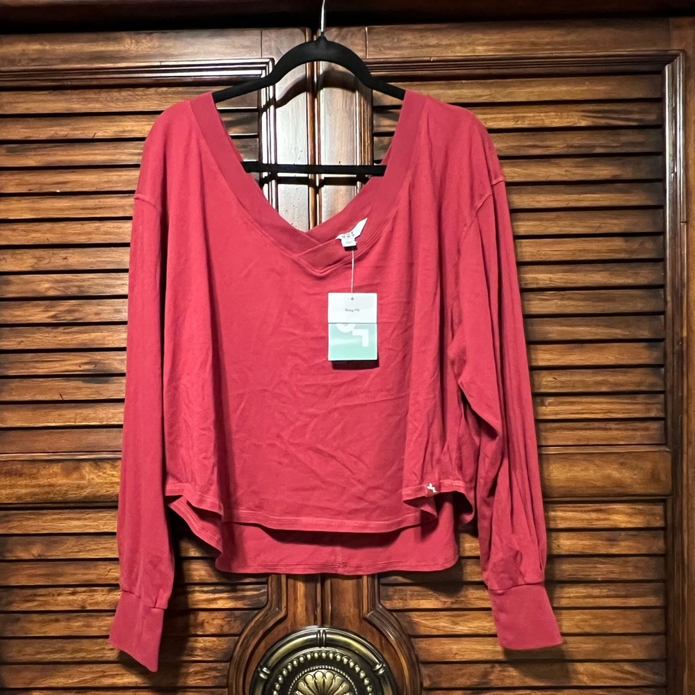 NWT JoyLab Cranberry Red, double V-Neck, Long Sleeve,‎ Boxed Fit Crop Top. Large